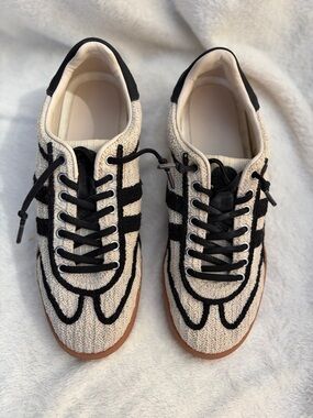 Steve Madden Verdict Crochet Sneakers - Size 8.5
